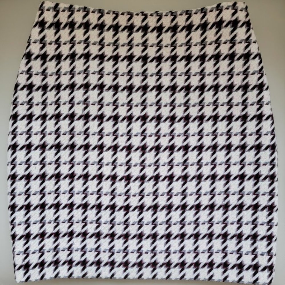 White House Black Market Boot Skirt Size 00 Plaid Cream Burgundy